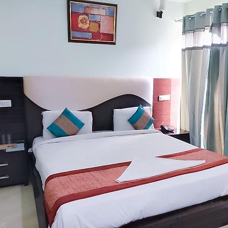 Roomshala 110 Hotel Mulaqaat - Shiv Nadar University Dadri Exteriér fotografie