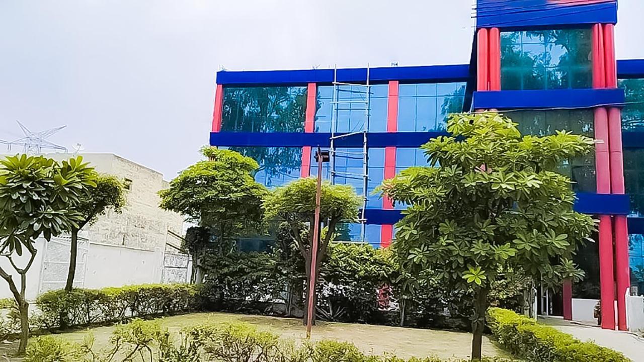 Roomshala 110 Hotel Mulaqaat - Shiv Nadar University Dadri Exteriér fotografie