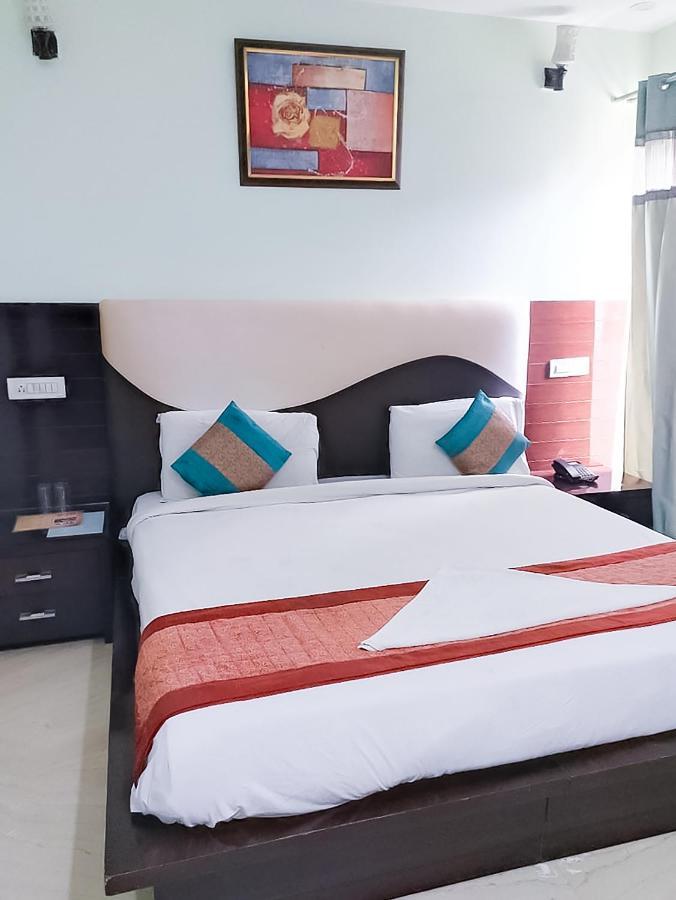 Roomshala 110 Hotel Mulaqaat - Shiv Nadar University Dadri Exteriér fotografie